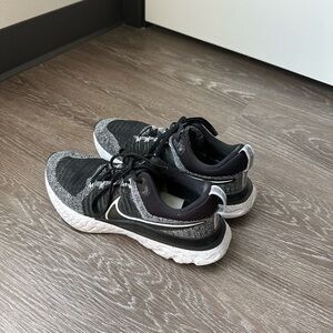 Nike Infinity React Women’s size 9